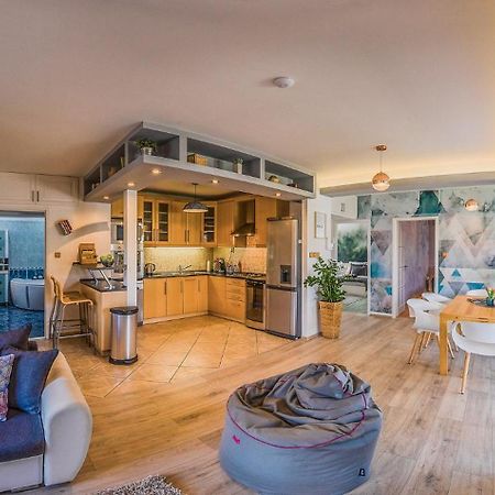 Riverside Apartman**** Μίσκολτς Εξωτερικό φωτογραφία