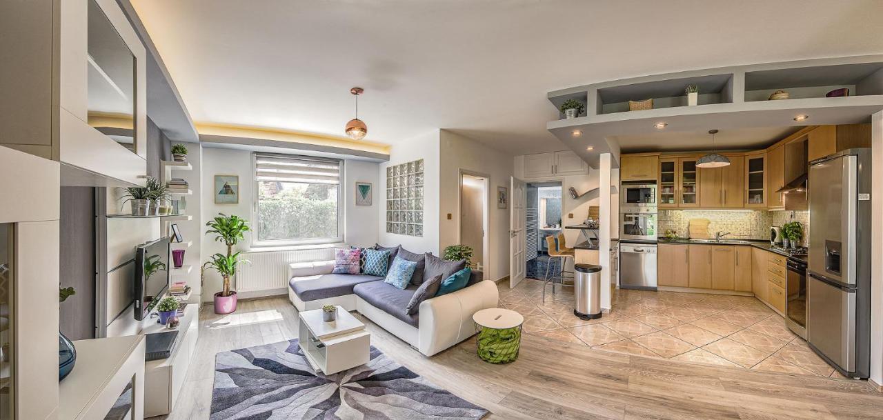 Riverside Apartman**** Μίσκολτς Εξωτερικό φωτογραφία