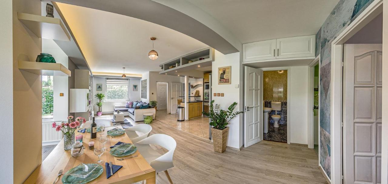 Riverside Apartman**** Μίσκολτς Εξωτερικό φωτογραφία