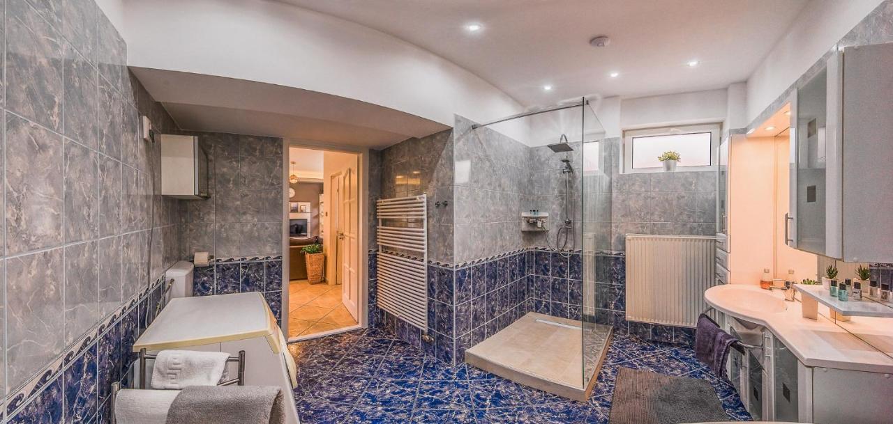 Riverside Apartman**** Μίσκολτς Εξωτερικό φωτογραφία